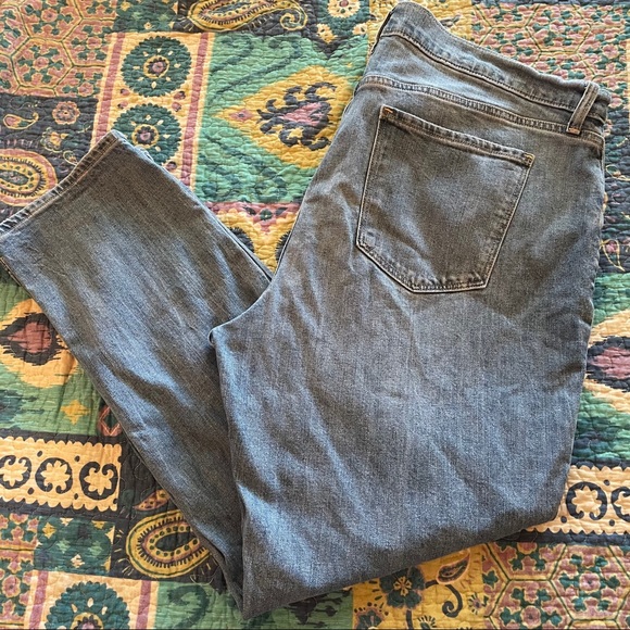 Old Navy Boyfriend Mid-Rise Ripped Jeans size 16 - Picture 2 of 9